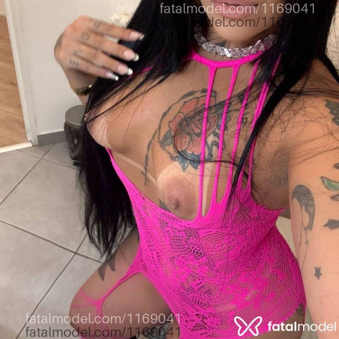 Acompanhante mulher morena (o) de olhos castanhos - Bárbara Balls