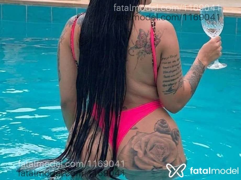 Acompanhante mulher morena (o) de olhos castanhos - Bárbara Balls