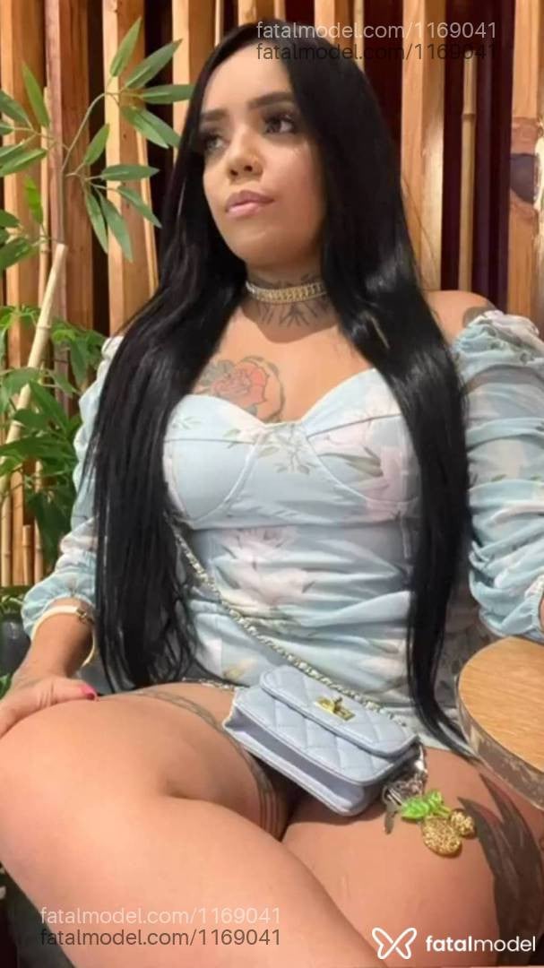 Acompanhante mulher morena (o) de olhos castanhos - Bárbara Balls
