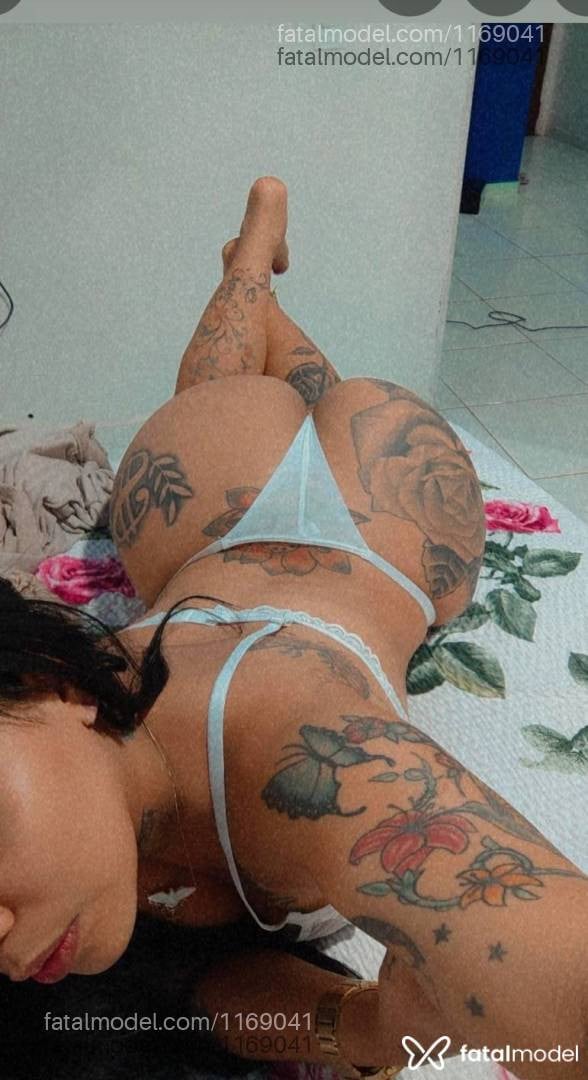 Acompanhante mulher morena (o) de olhos castanhos - Bárbara Balls