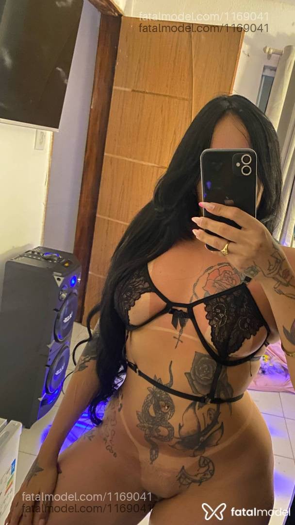 Acompanhante mulher morena (o) de olhos castanhos - Bárbara Balls