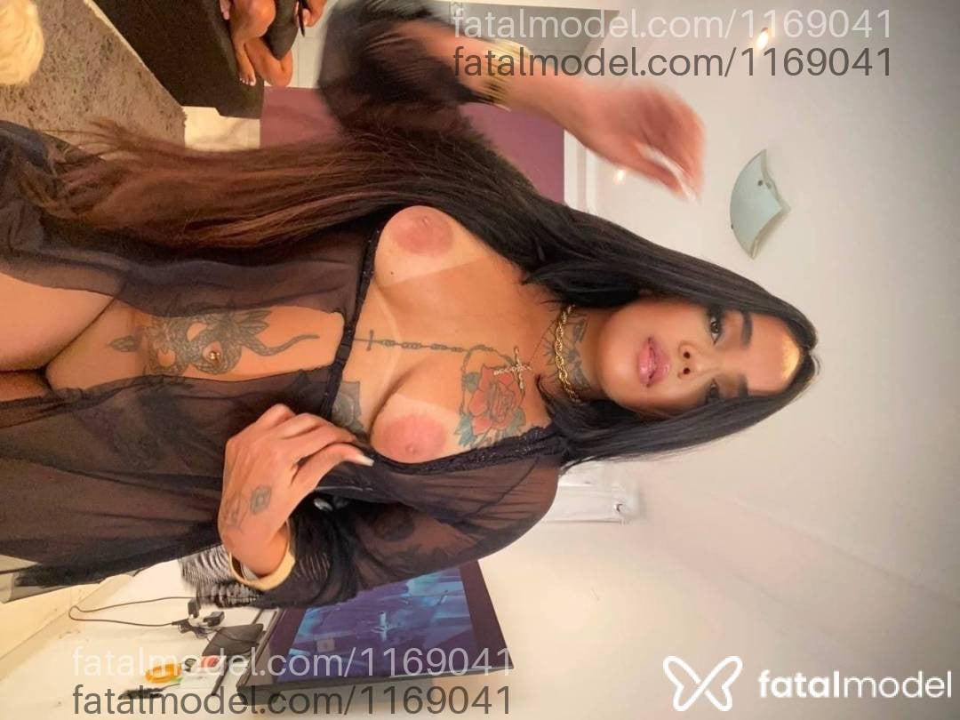 Acompanhante mulher morena (o) de olhos castanhos - Bárbara Balls