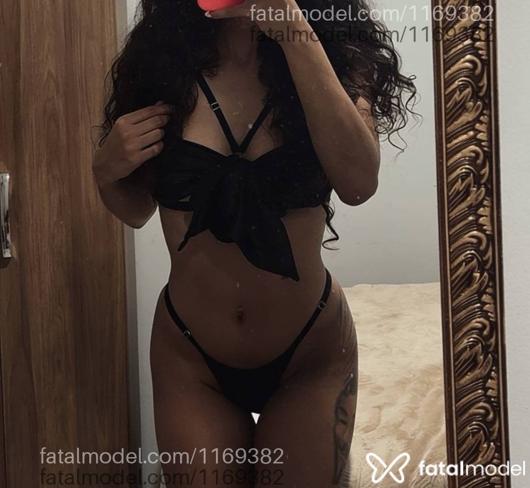 Acompanhante mulher morena (o) de olhos castanhos - Saara