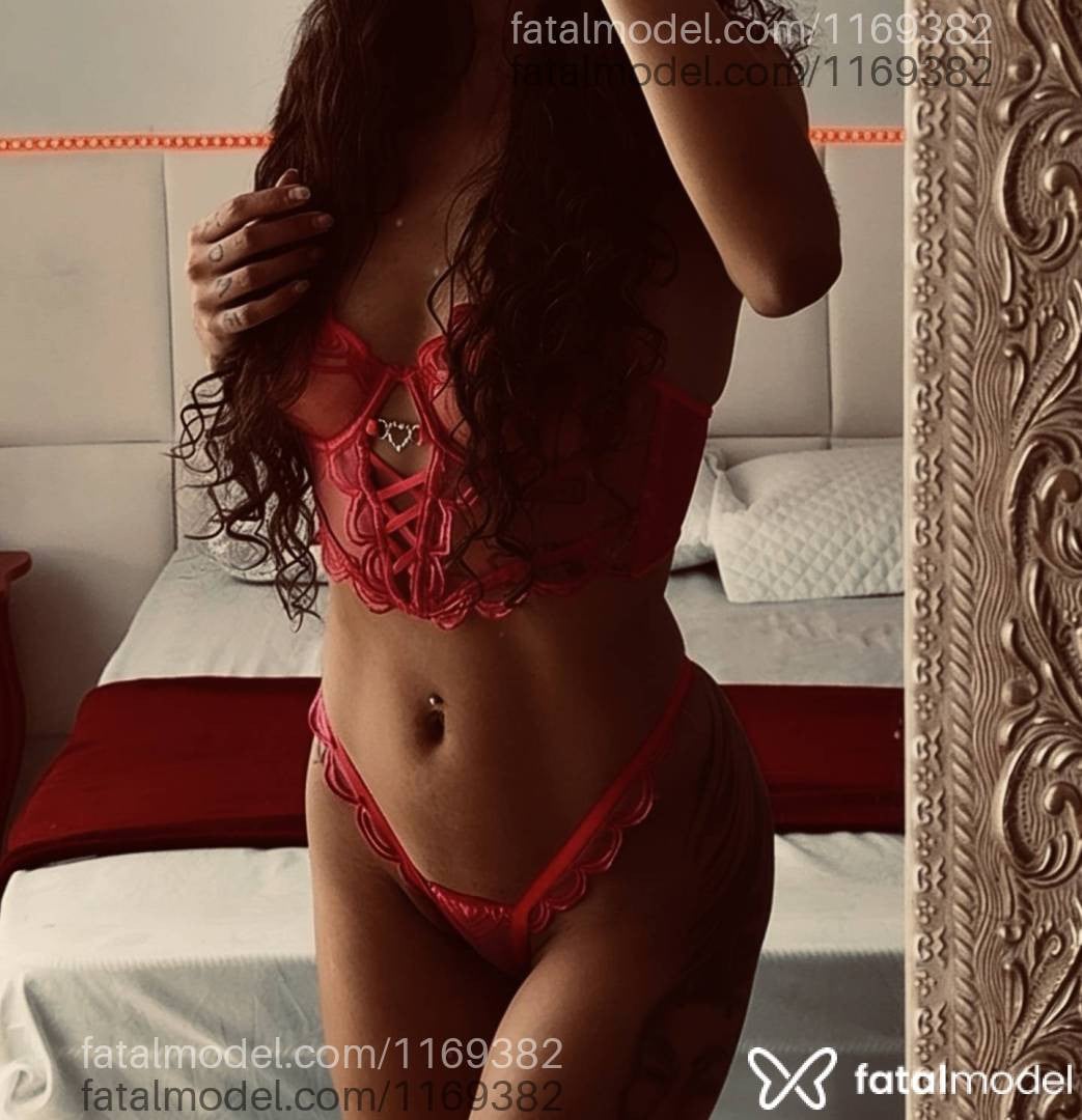 Acompanhante mulher morena (o) de olhos castanhos - Saara