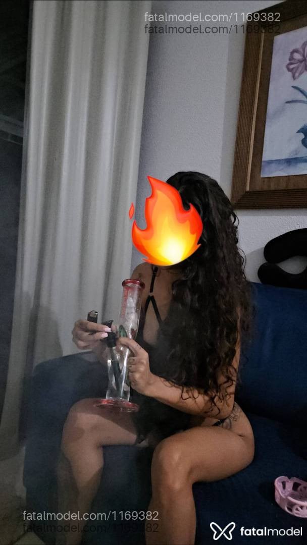 Acompanhante mulher morena (o) de olhos castanhos - Saara
