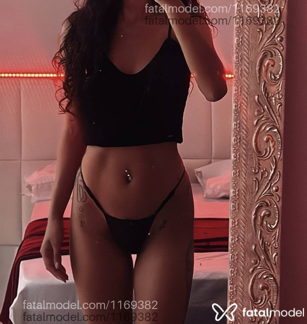 Acompanhante mulher morena (o) de olhos castanhos - Saara