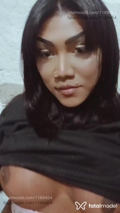 Acompanhante travesti com cabelo castanho de olhos pretos em Porto Alegre - Kiara Silva