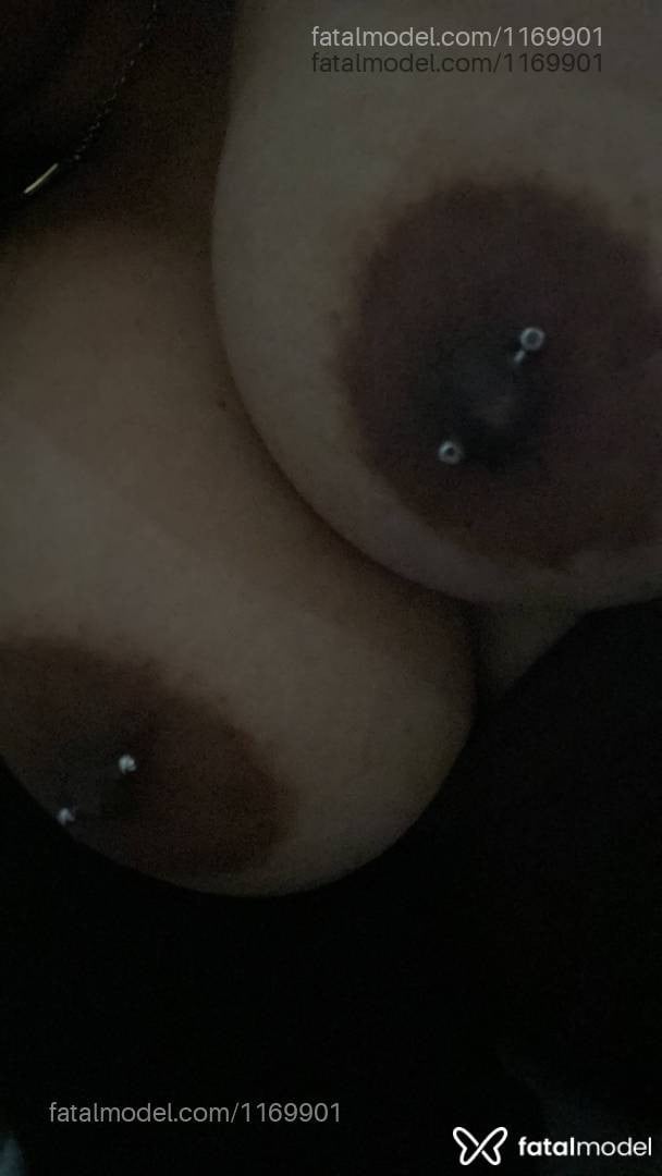 Acompanhante mulher com cabelo castanho de olhos castanhos - Manuzinha
