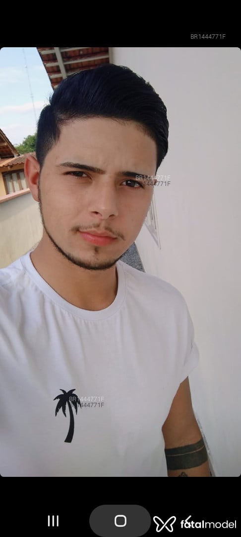 Acompanhante homem com cabelo castanho de olhos castanhos em Jaraguá do Sul - Diego moura