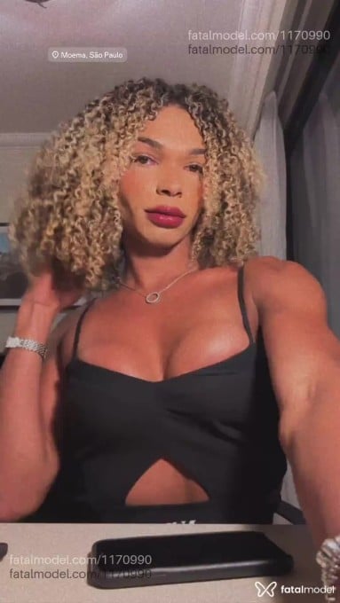 Acompanhante mulher trans loira (o) de olhos castanhos em São Paulo - Gabriela bispo