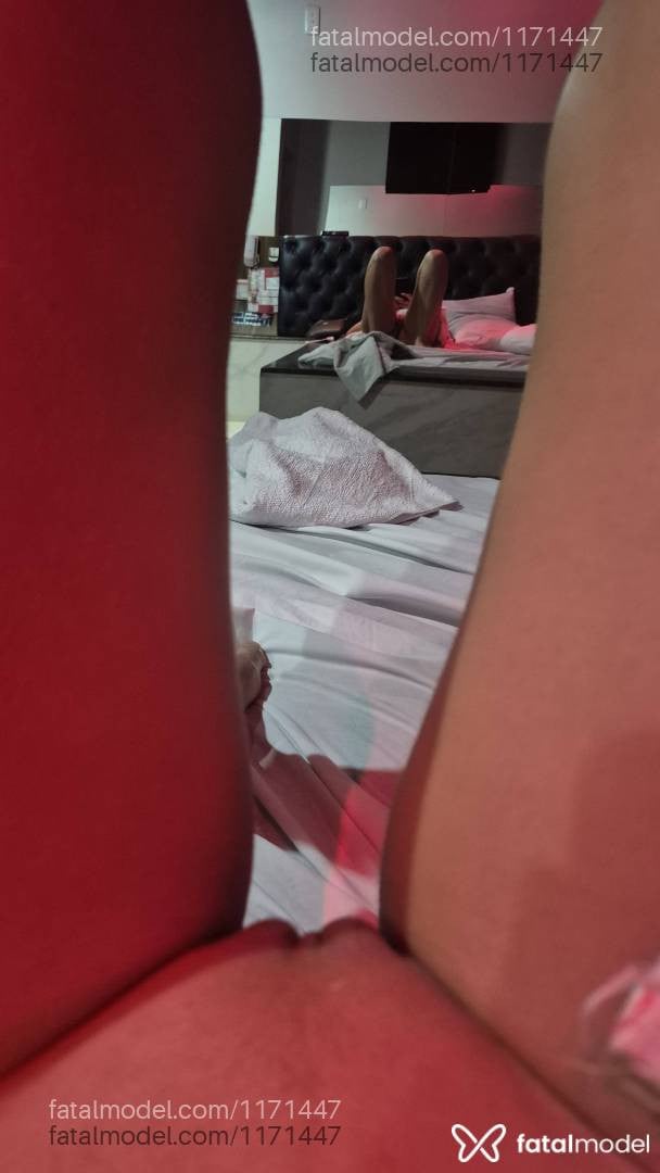 Acompanhante mulher com cabelo castanho de olhos castanhos - Mariana