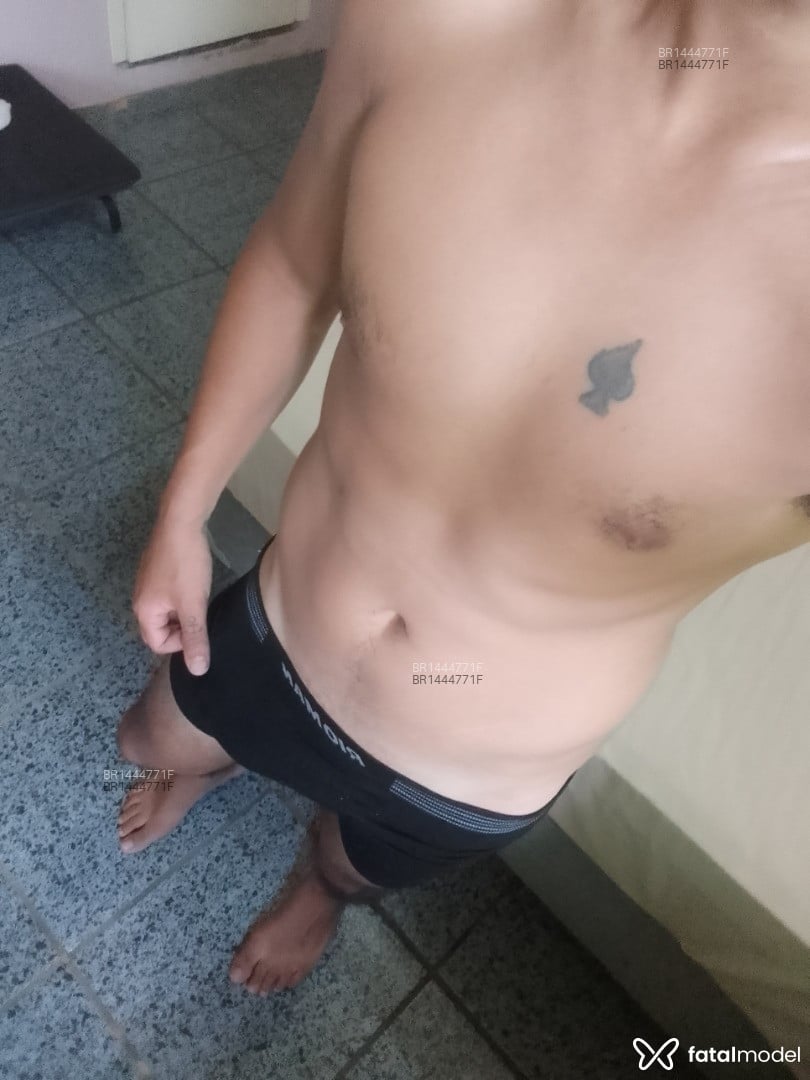 Acompanhante homem com cabelo castanho de olhos castanhos em Jaraguá do Sul - Diego moura