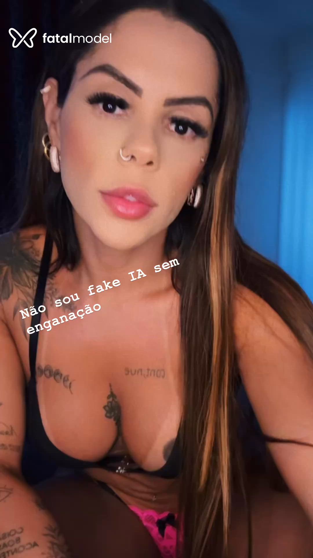 Acompanhante mulher com cabelo castanho de olhos castanhos em Maringá - Júlia Ambrósio