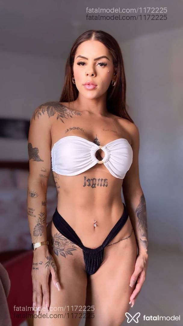 Acompanhante mulher com cabelo castanho de olhos castanhos - Júlia Ambrósio