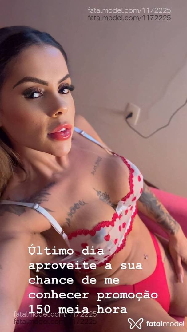 Acompanhante mulher com cabelo castanho de olhos castanhos - Júlia Ambrósio