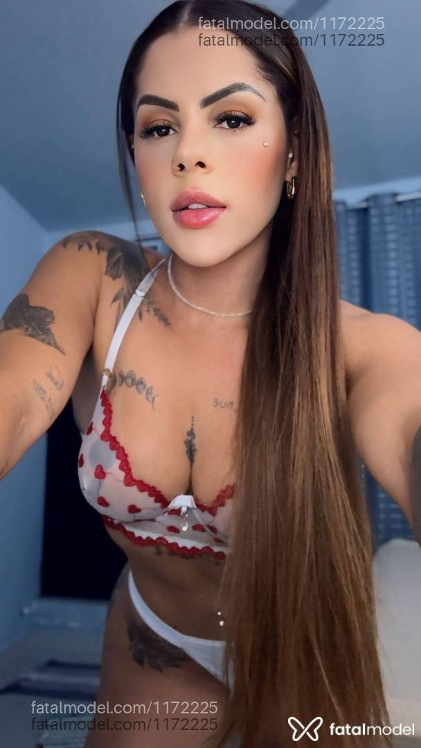 Acompanhante mulher com cabelo castanho de olhos castanhos - Júlia Ambrósio