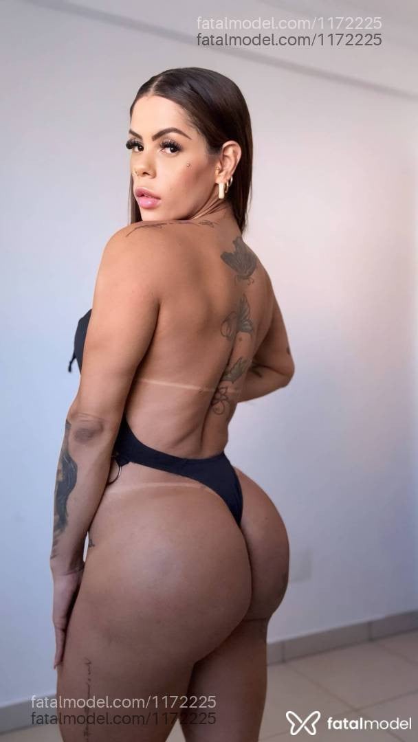 Acompanhante mulher com cabelo castanho de olhos castanhos em Maringá - Júlia Ambrósio