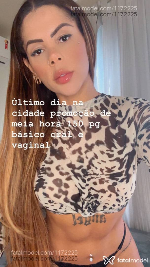 Acompanhante mulher com cabelo castanho de olhos castanhos - Júlia Ambrósio