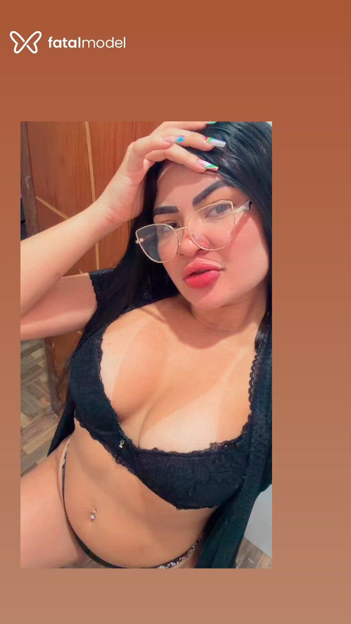 Acompanhante mulher com cabelo castanho de olhos castanhos em Marabá Acompanhante mulher com cabelo castanho de olhos castanhos em Marabá - Samira Araújo