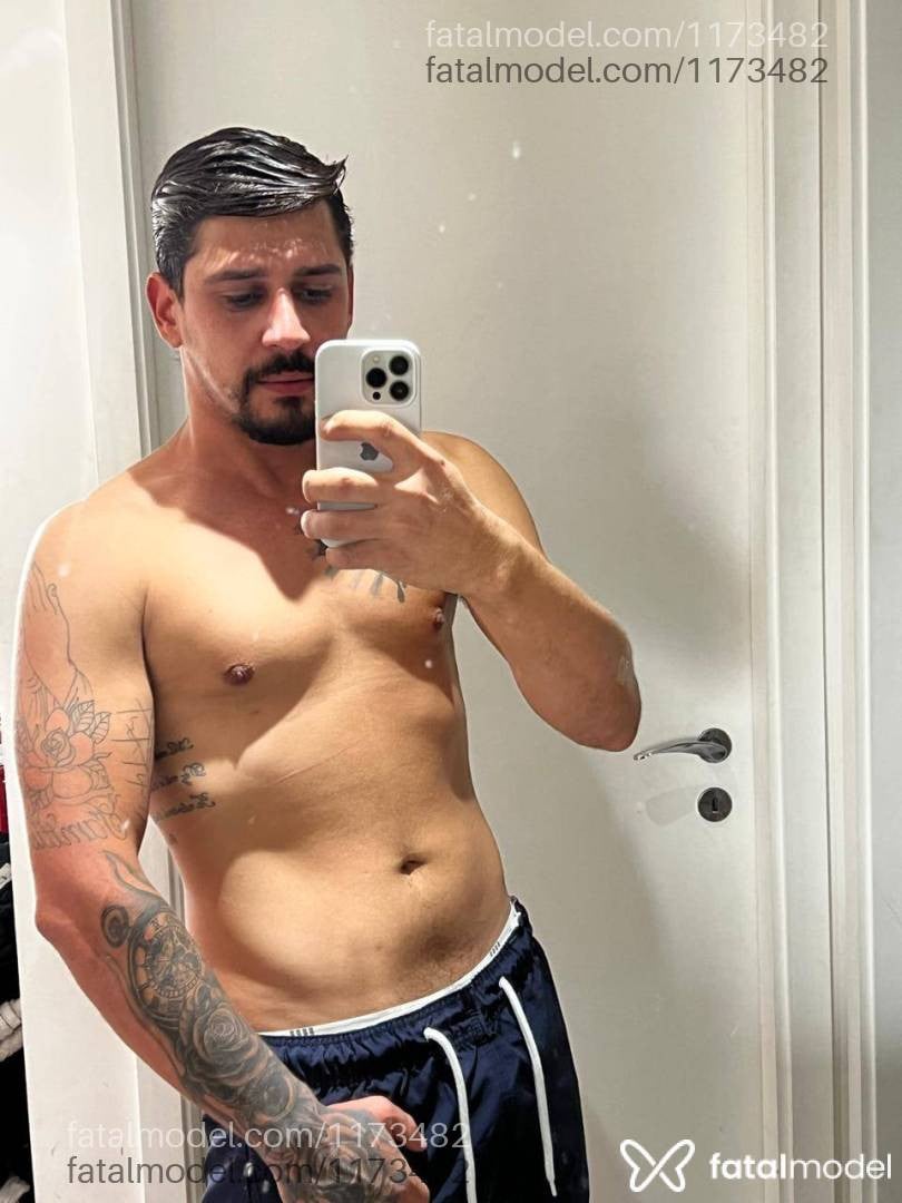 Acompanhante homem com cabelo castanho de olhos castanhos em São Paulo - Richard Menezes
