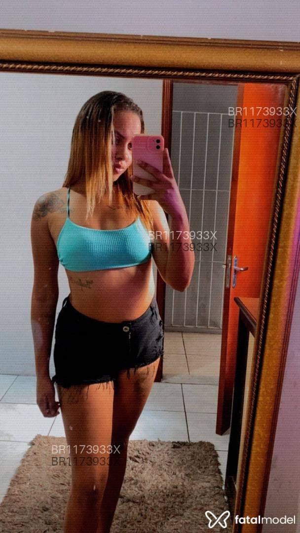 Acompanhante mulher morena (o) de olhos mel em Saquarema - Laura