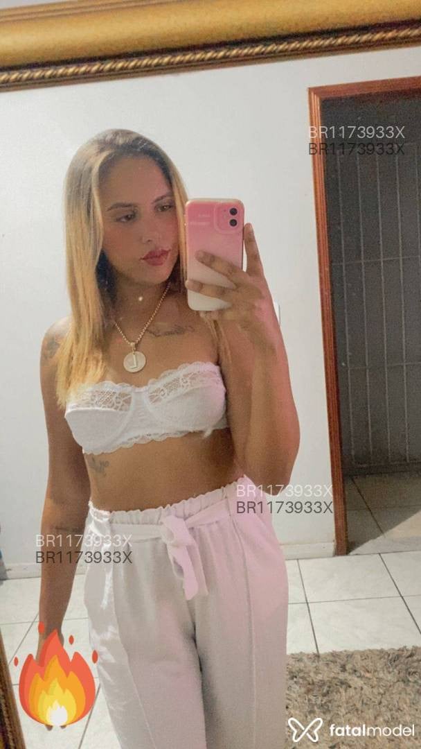 Acompanhante mulher morena (o) de olhos mel em Saquarema - Laura