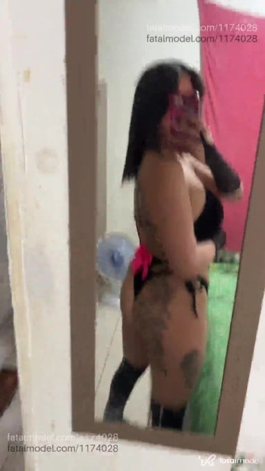 Acompanhante mulher trans com cabelo castanho de olhos castanhos em Porto Alegre - Livya castro