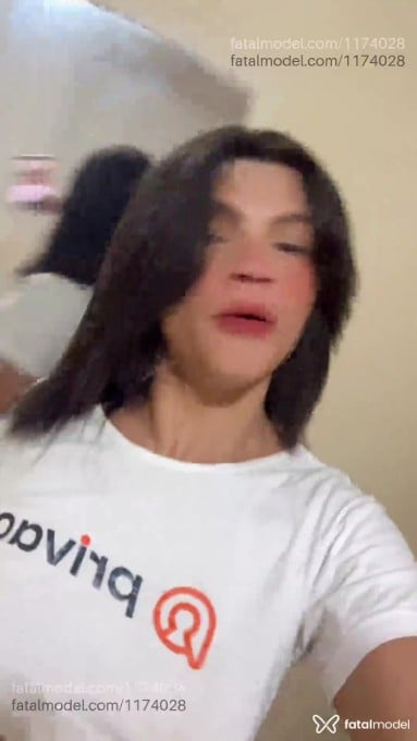 Acompanhante mulher trans com cabelo castanho de olhos castanhos em Porto Alegre - Livya castro