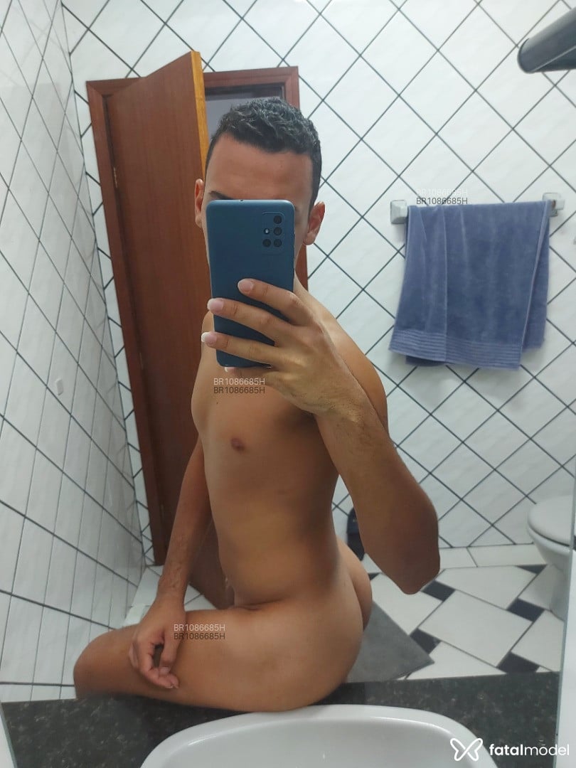 Acompanhante homem com cabelo castanho de olhos castanhos em São Paulo - Felipee