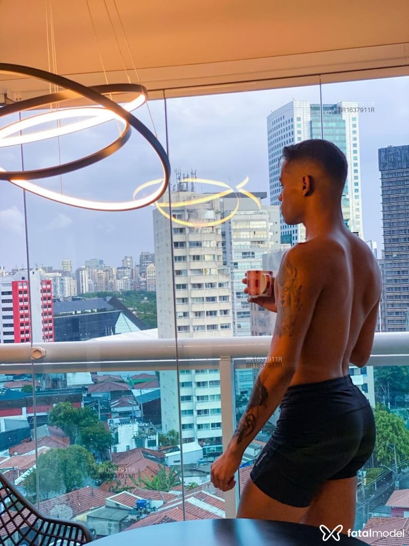 Acompanhante homem morena (o) de olhos mel em São Paulo - Sipolati