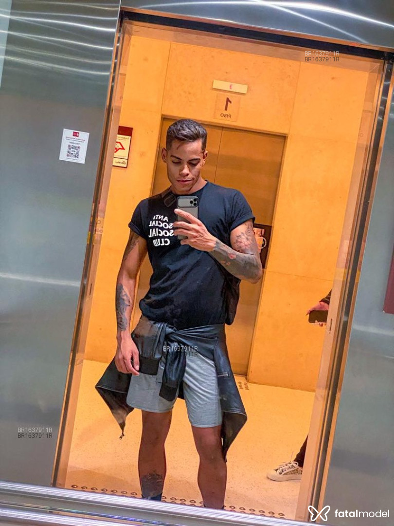 Acompanhante homem morena (o) de olhos mel em São Paulo - Sipolati