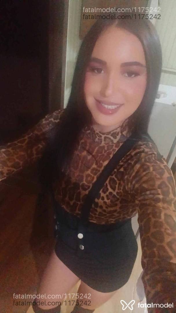 Acompanhante mulher trans com cabelo castanho de olhos castanhos em Videira - Djhuly kim