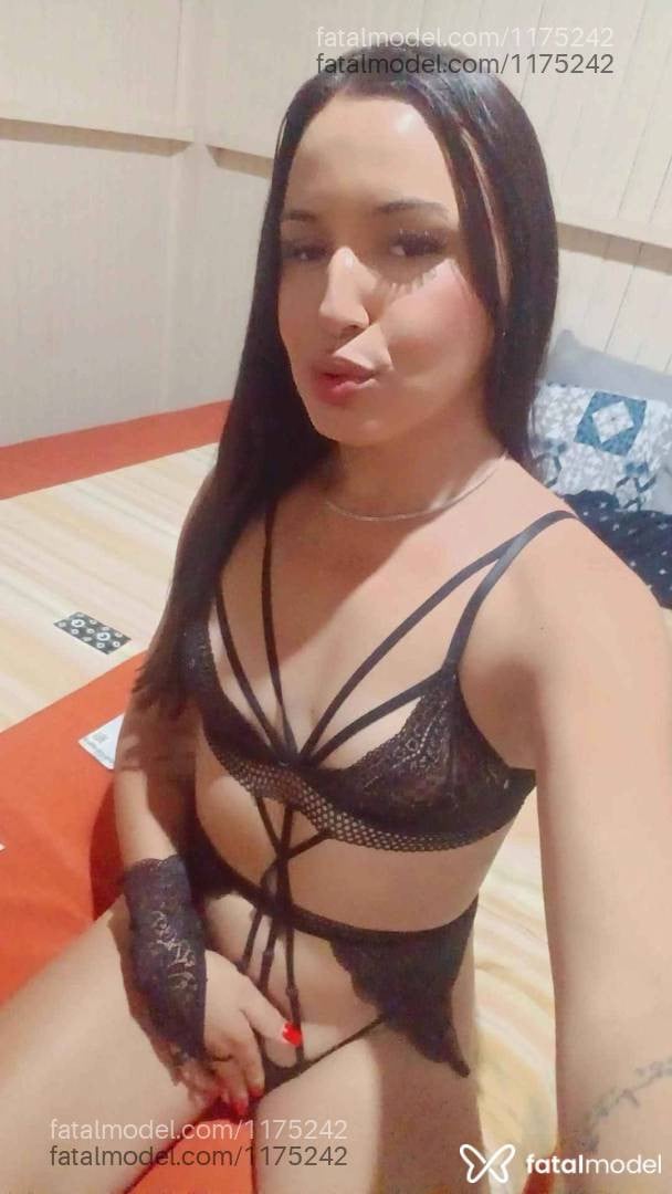 Acompanhante mulher trans com cabelo castanho de olhos castanhos em Videira - Djhuly kim