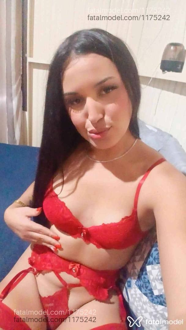 Acompanhante mulher trans com cabelo castanho de olhos castanhos em Videira - Djhuly kim