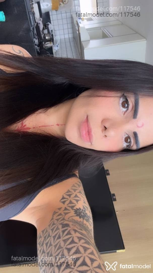 Acompanhante mulher com cabelo castanho de olhos castanhos em Natal - Mel Dudinha 
