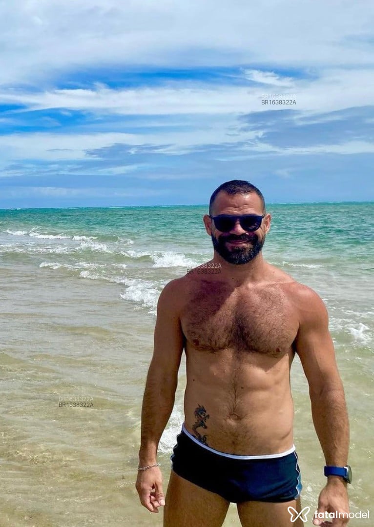Acompanhante homem com cabelo castanho de olhos castanhos em Rio de Janeiro - Dyon Silva