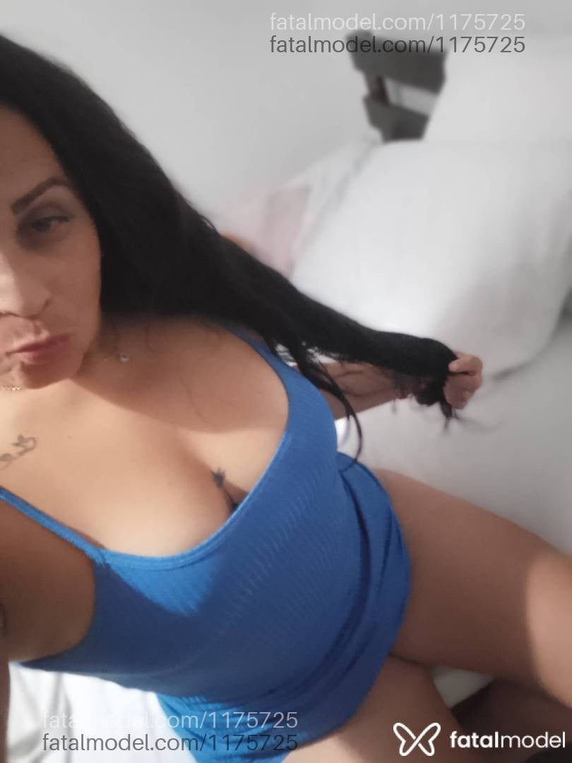 Acompanhante mulher com cabelo castanho de olhos castanhos - Fernanda Ferraria