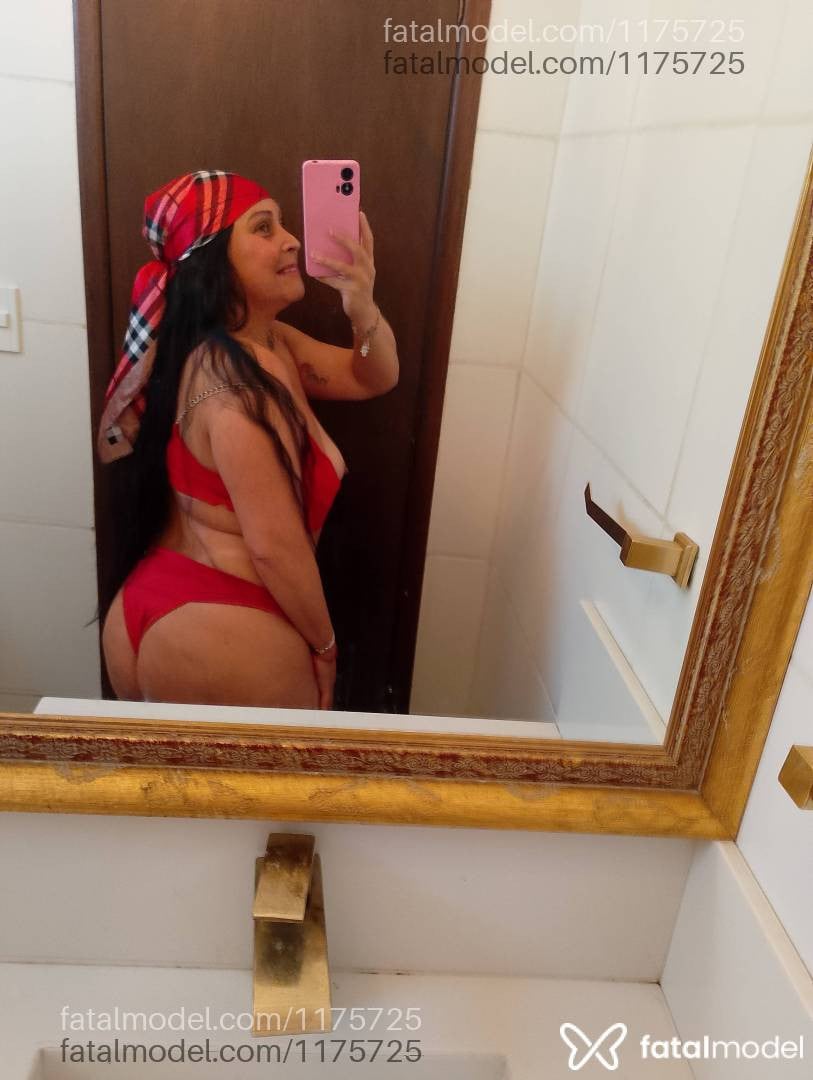 Acompanhante mulher com cabelo castanho de olhos castanhos - Fernanda Ferraria