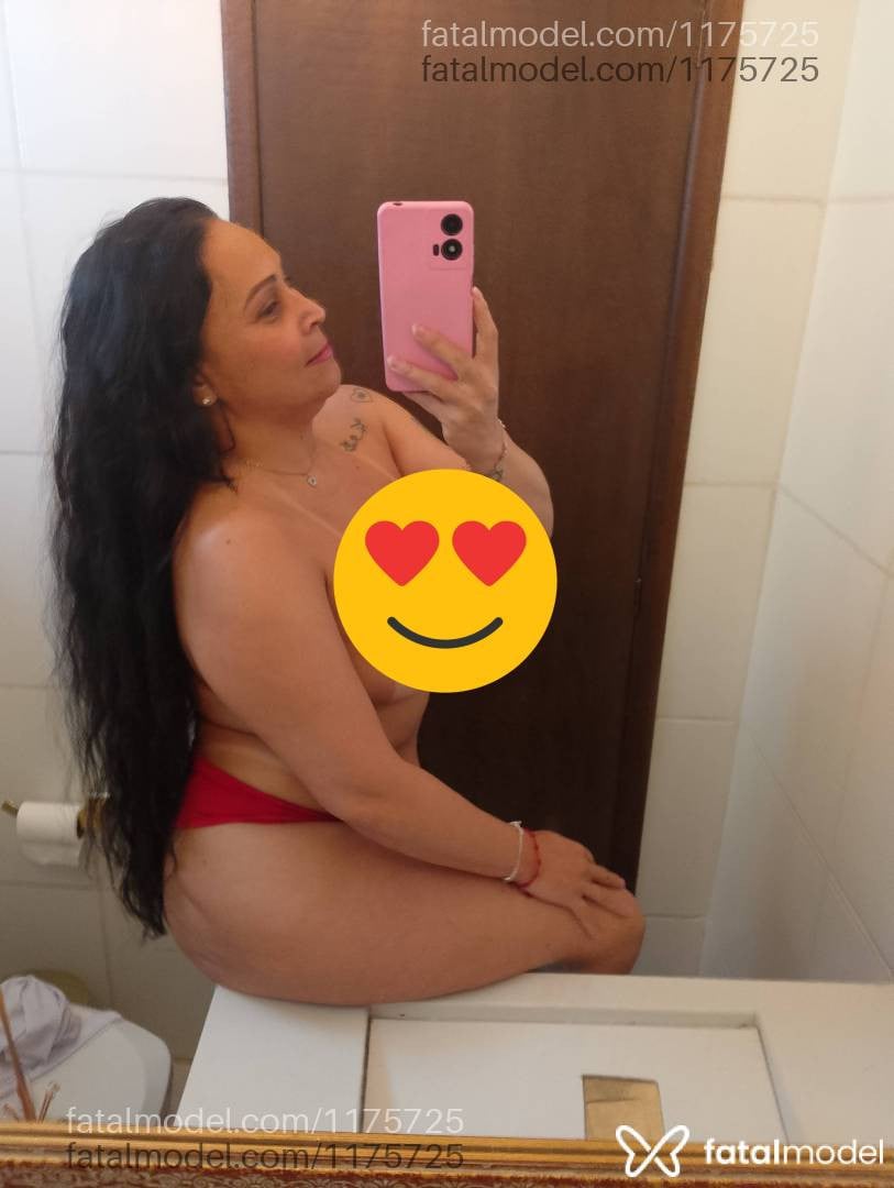 Acompanhante mulher com cabelo castanho de olhos castanhos - Fernanda Ferraria