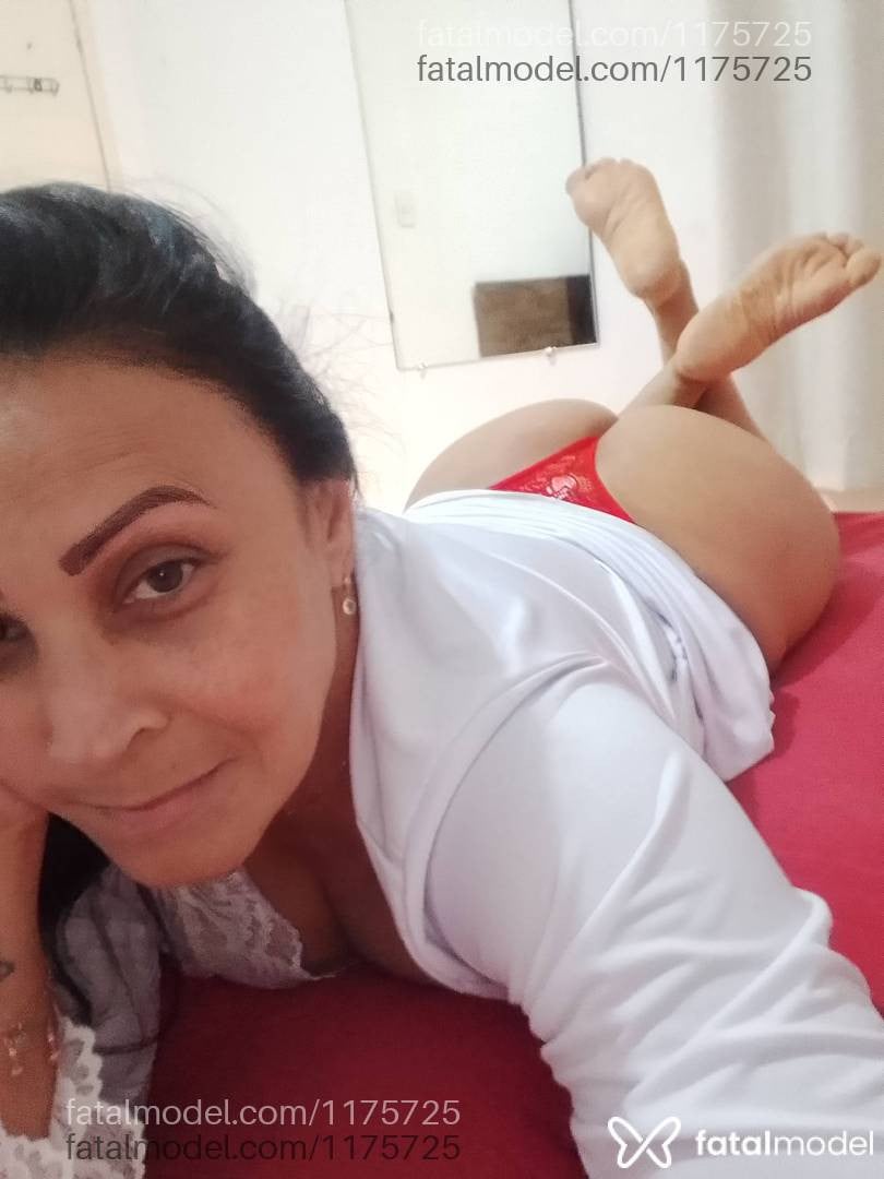 Acompanhante mulher com cabelo castanho de olhos castanhos em Pelotas - Fernanda Ferraria