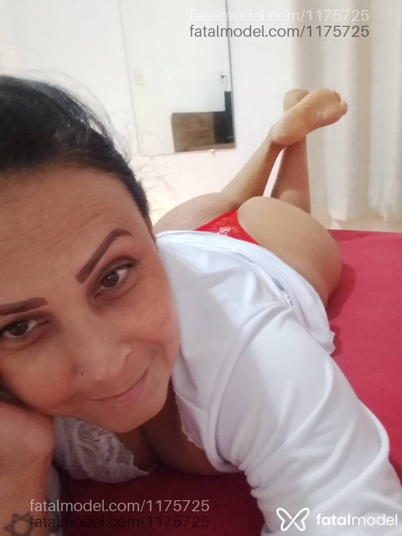 Acompanhante mulher com cabelo castanho de olhos castanhos em Pelotas - Fernanda Ferraria