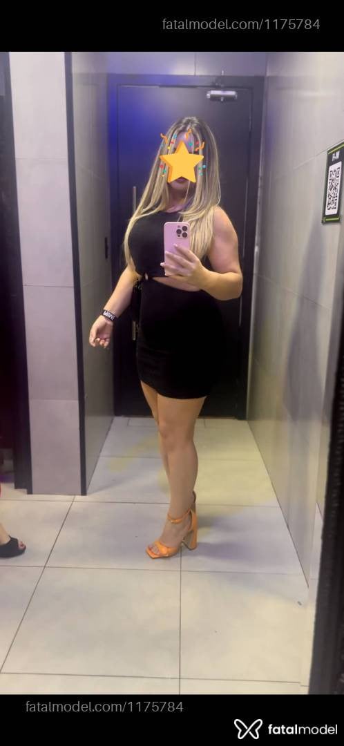 Acompanhante mulher loira (o) de olhos castanhos - Kelly Vargas