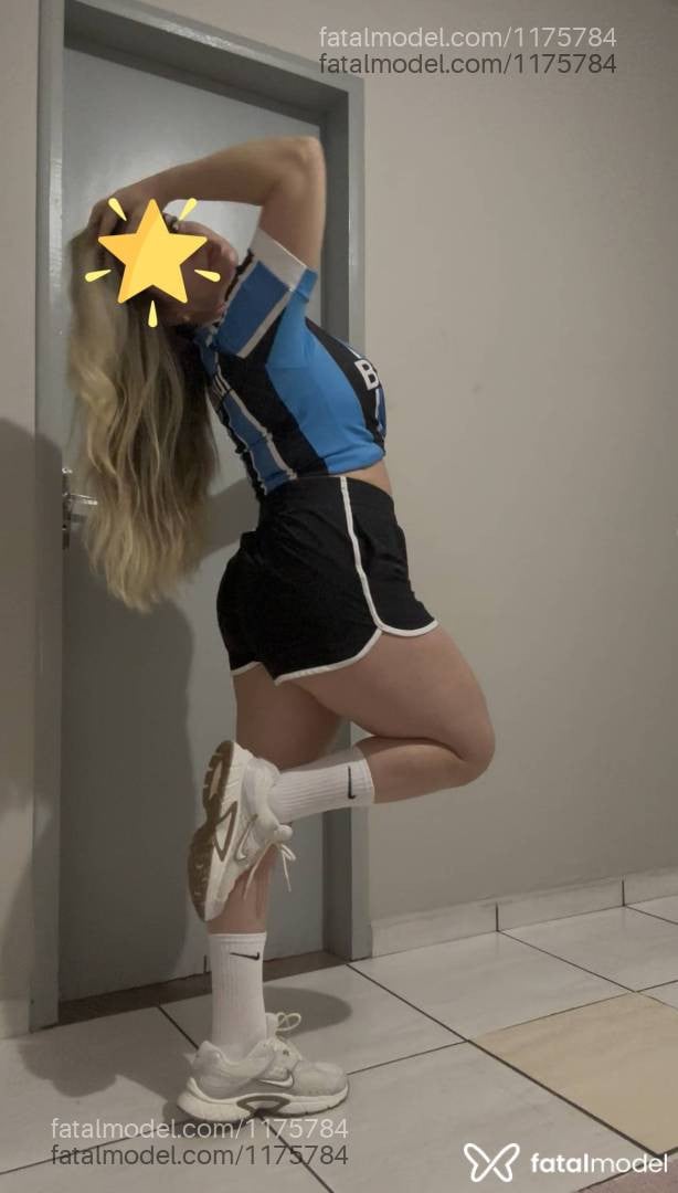 Acompanhante mulher loira (o) de olhos castanhos - Kelly Vargas