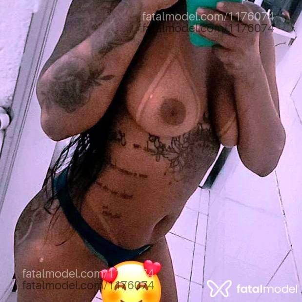 Acompanhante mulher morena (o) de olhos castanhos - Morena