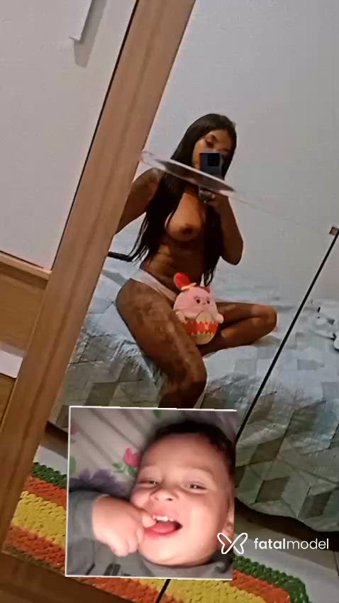 Acompanhante mulher morena (o) de olhos castanhos - Morena
