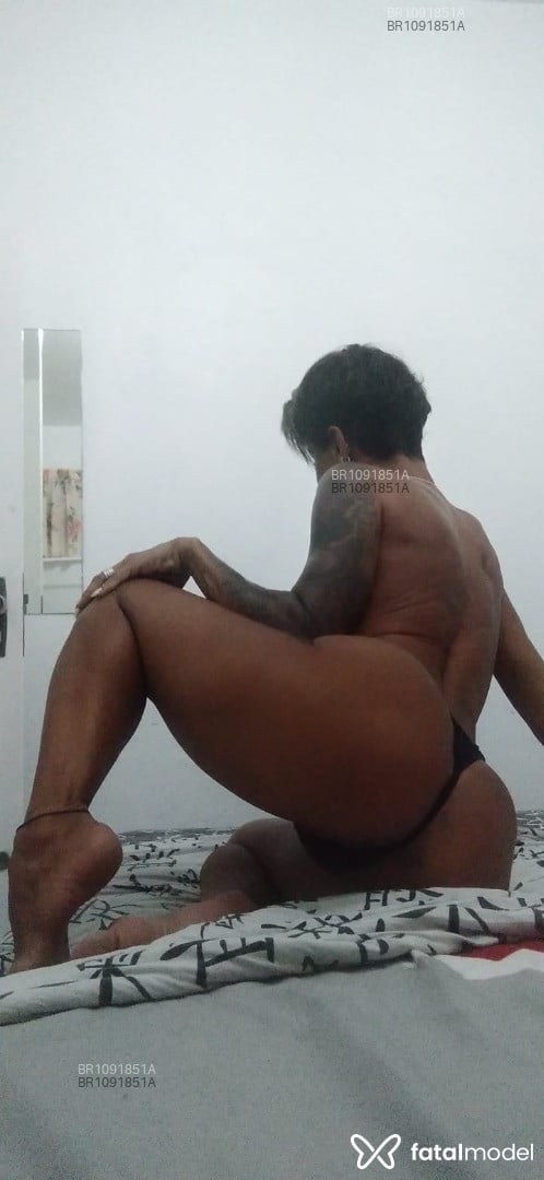 Acompanhante mulher com cabelo castanho de olhos castanhos em Florianópolis - Lolita