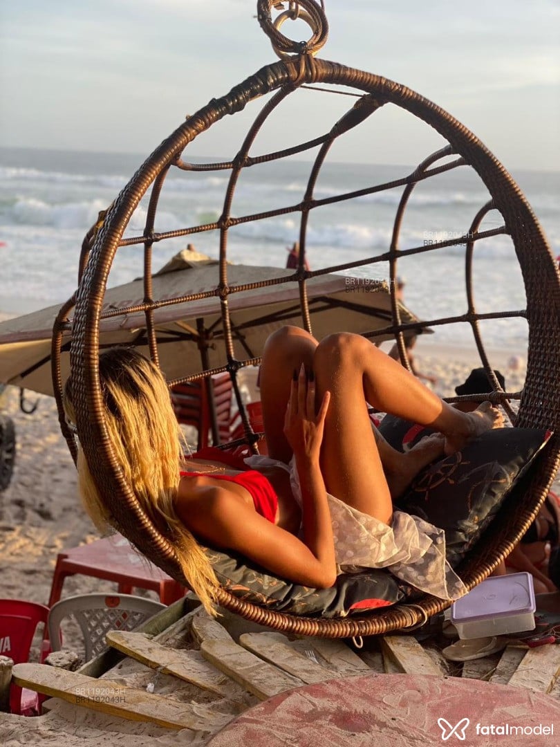 Acompanhante mulher morena (o) de olhos castanhos em São João Del Rei - Rebecca tatuada