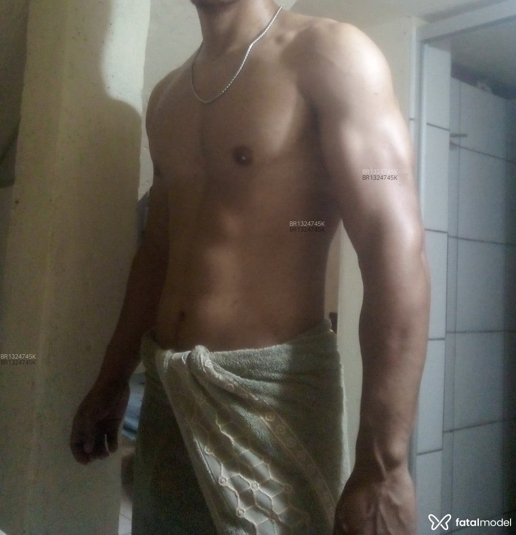 Acompanhante homem morena (o) de olhos castanhos em Porto Velho - Darius
