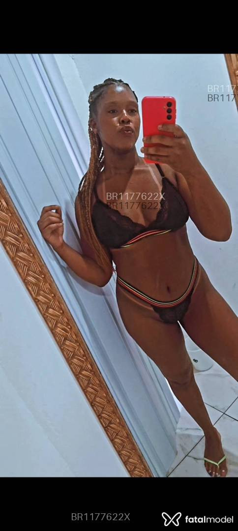 Acompanhante mulher com cabelo castanho de olhos castanhos em Barra do Piraí - Karol