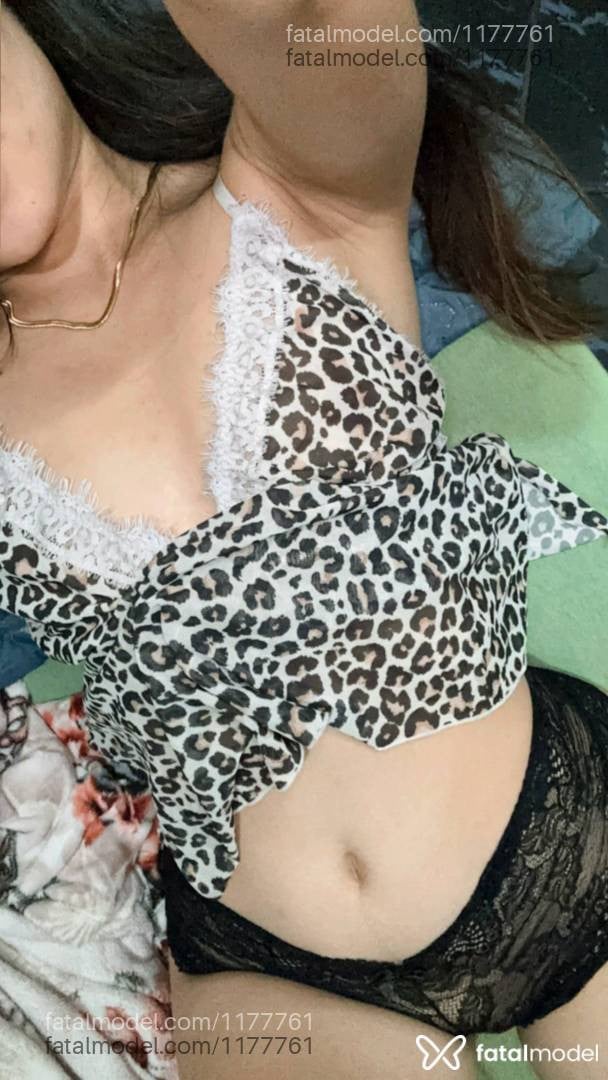 Acompanhante mulher com cabelo castanho de olhos castanhos - Bruna